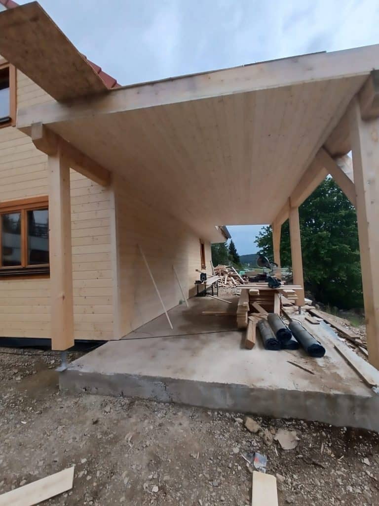 blockhaus-fjord-premium-mit-vordach-und-carport-001